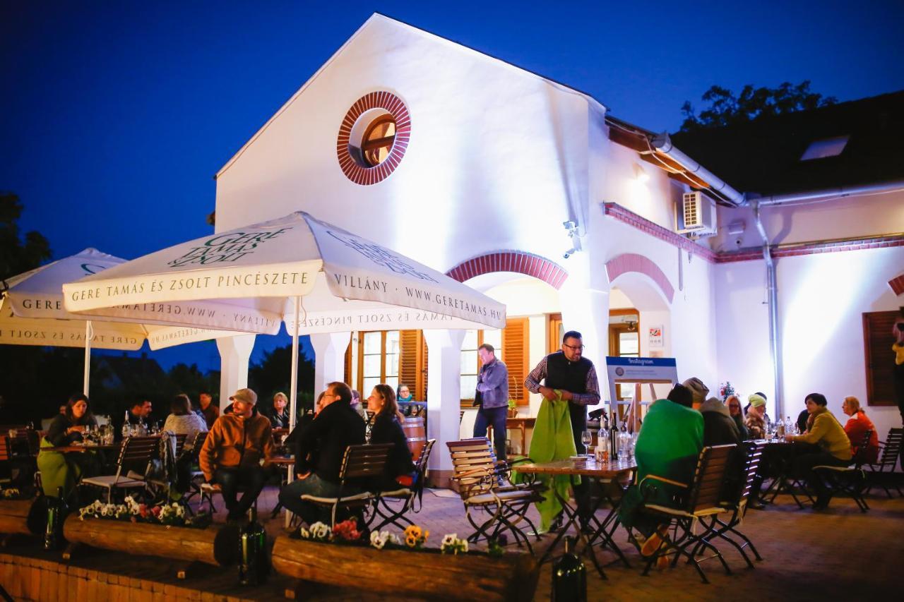 Diófa Panzió Villány Exterior foto