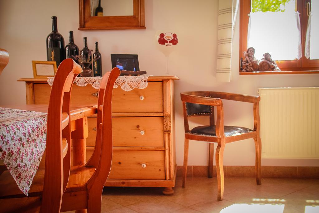 Diófa Panzió Villány Exterior foto